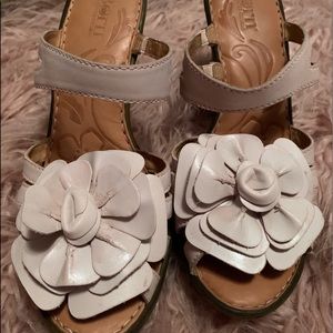 Born sandal with heel